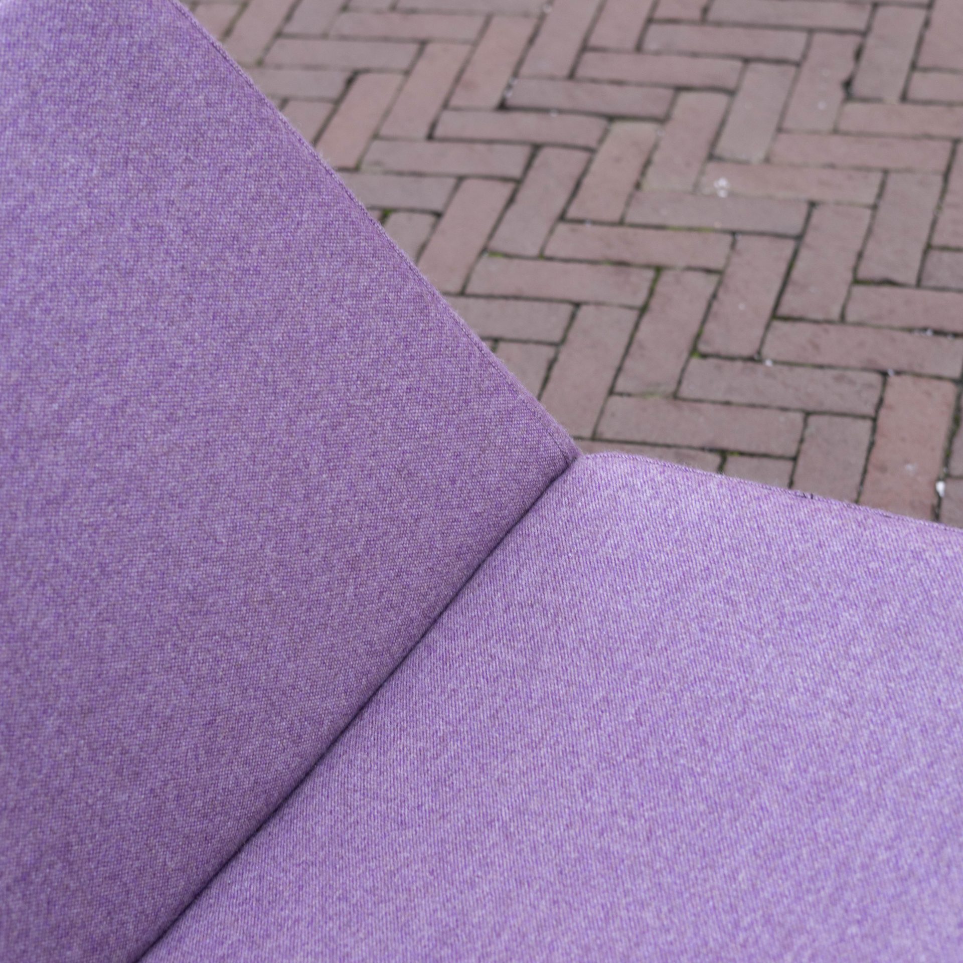 De Inrichterij DESIGN DEAL buisframe kuipfauteuil paars - Afbeelding 3