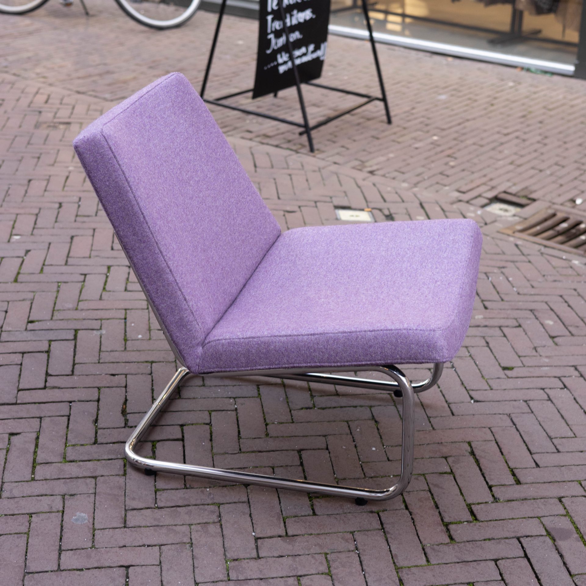 De Inrichterij DESIGN DEAL buisframe kuipfauteuil paars - Afbeelding 4
