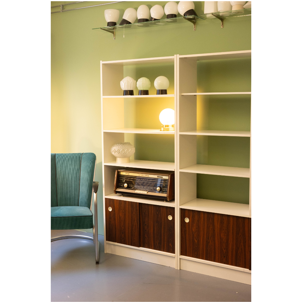 Wand/ vakken kast met schuifdeurtjes - Afbeelding 2
