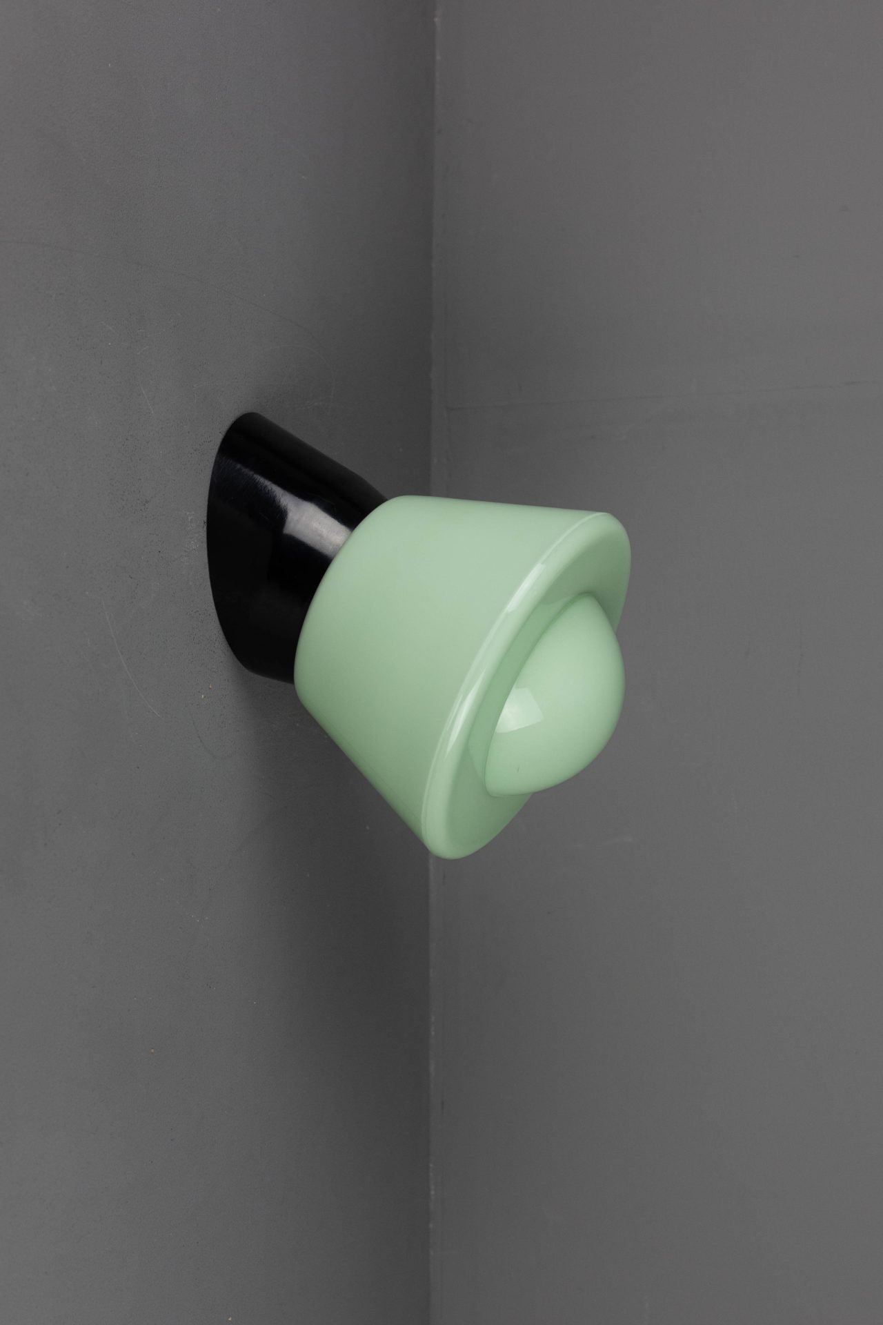 Thabur wandlamp bakeliet Komeet