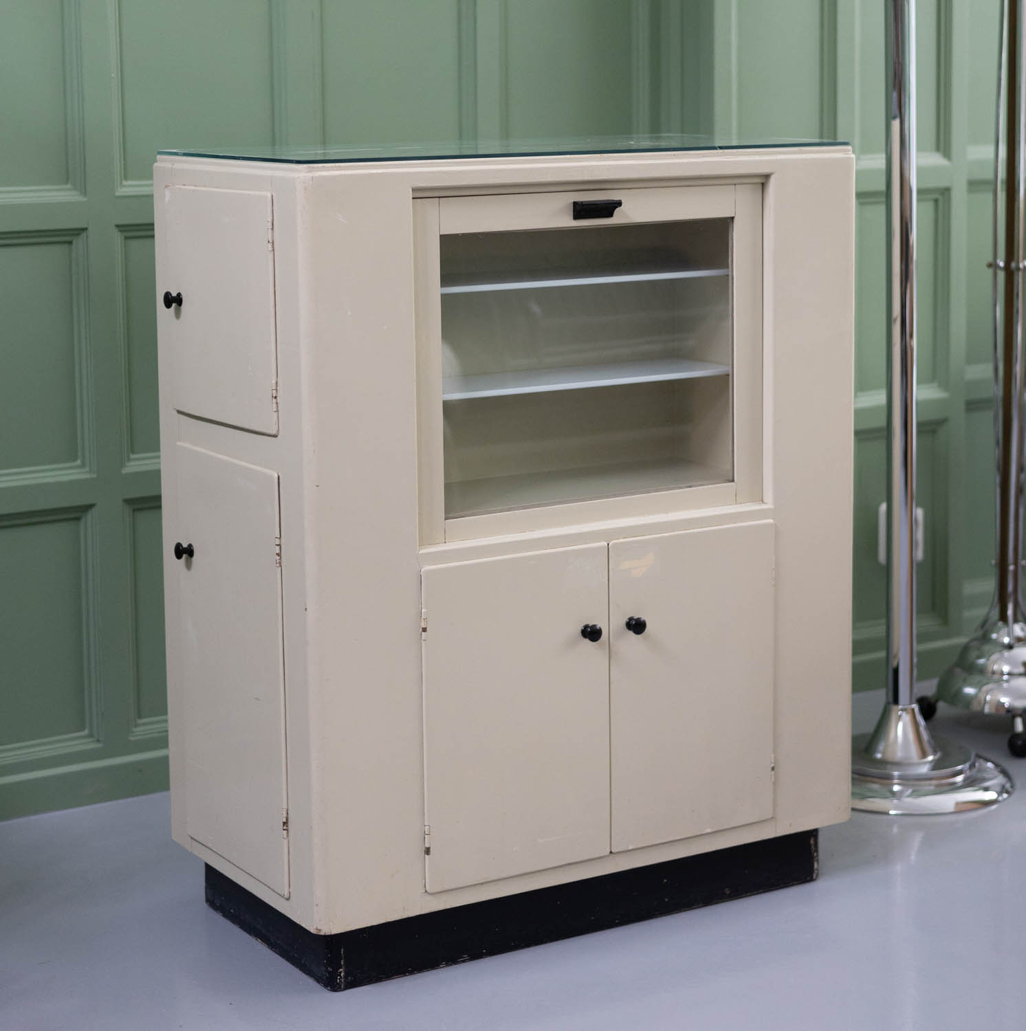 Vintage archief / medicijn kast