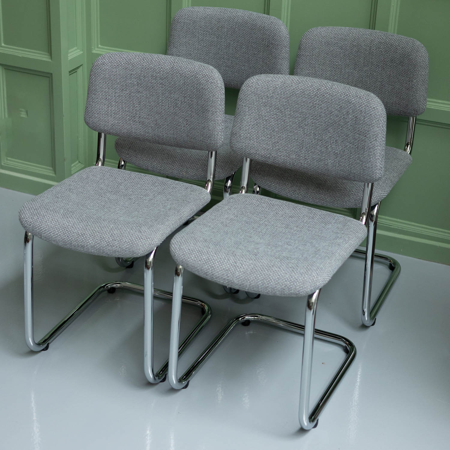 Set van 4 eetkamerstoelen – eigen collectie