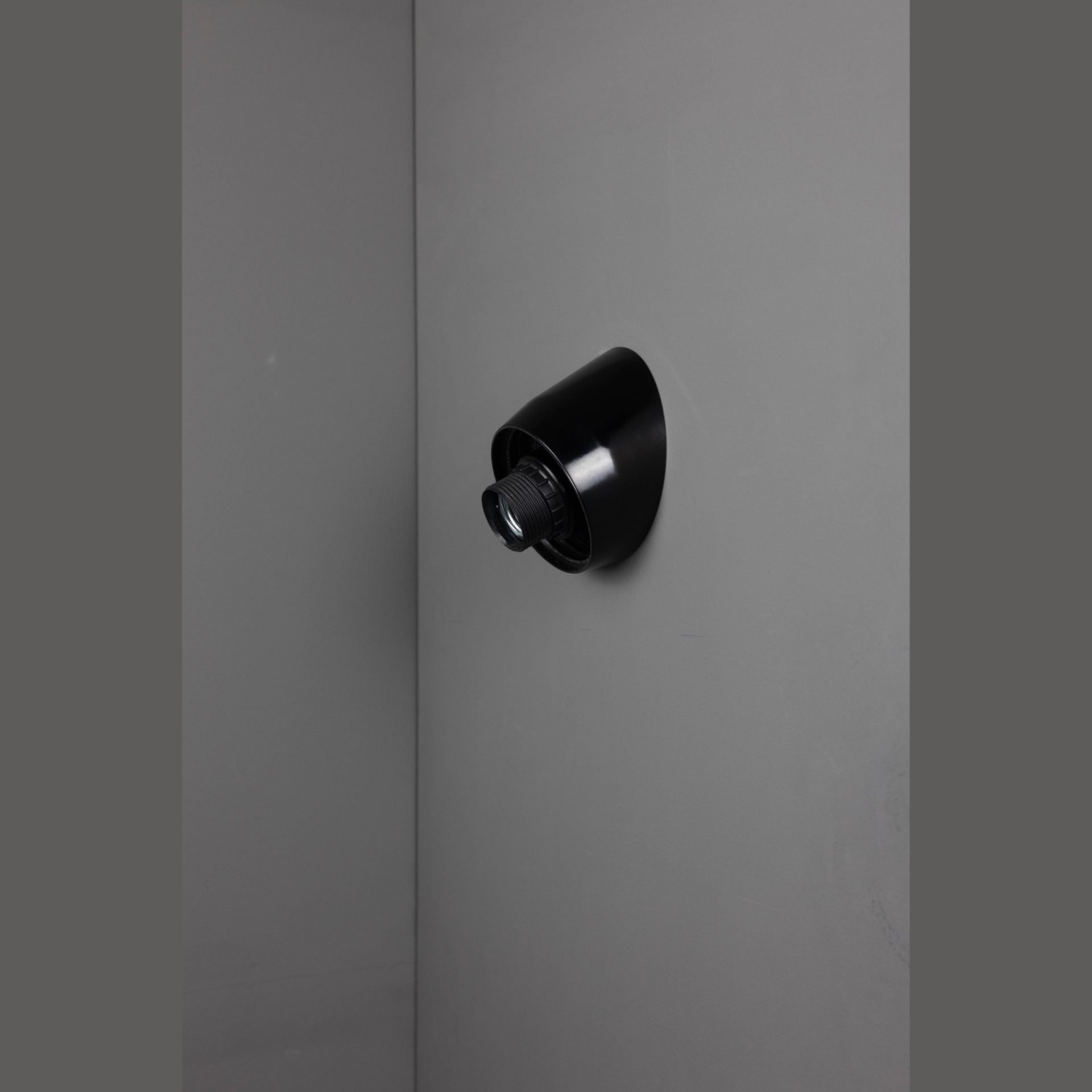 Thabur bakeliet houder wandlamp
